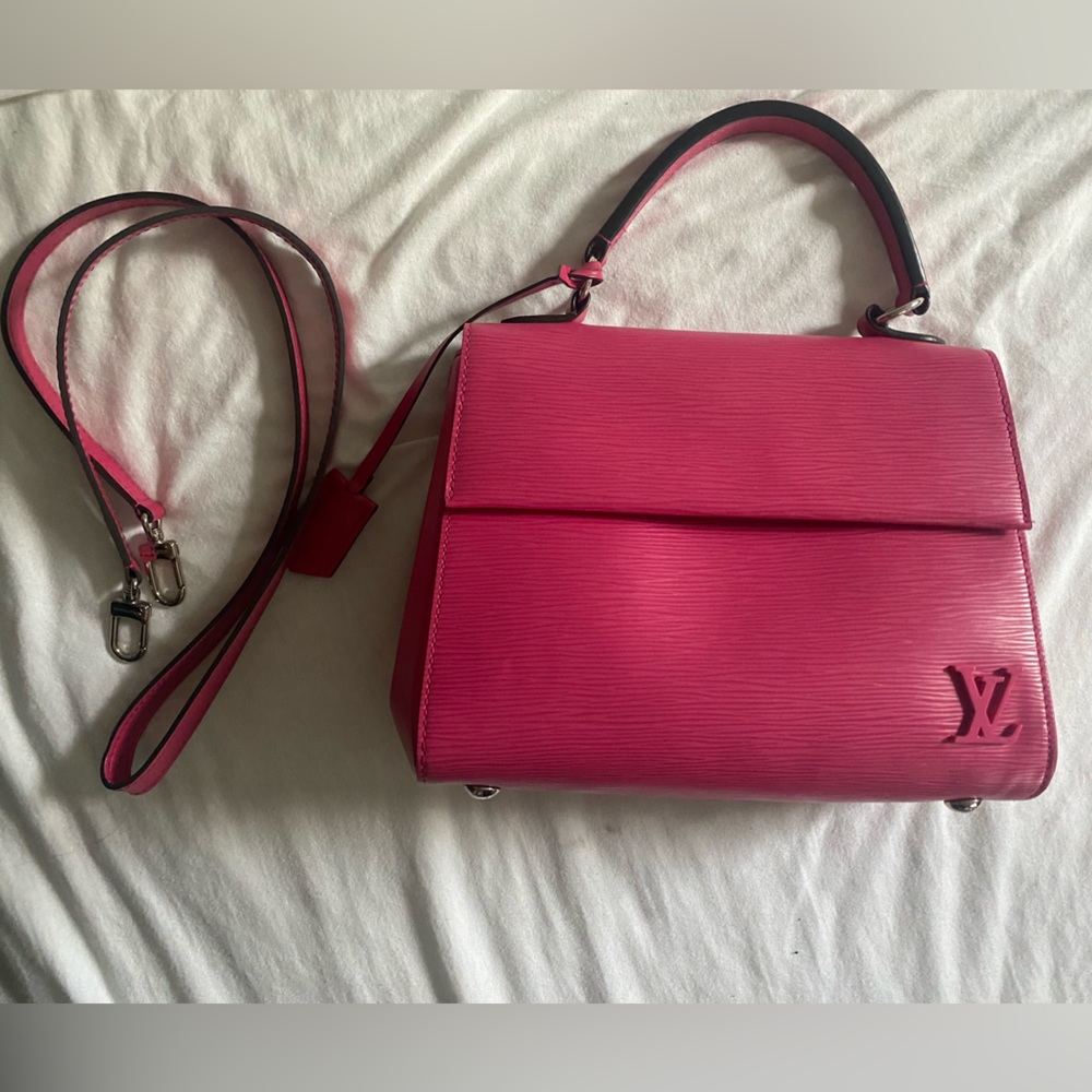 Louis Vuitton
Cluny leather handbag